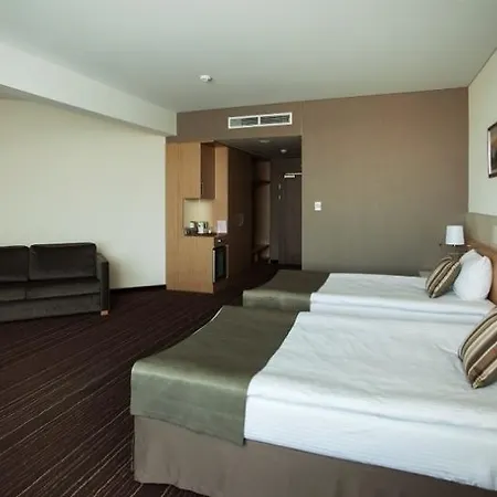 Hotel Victoria &