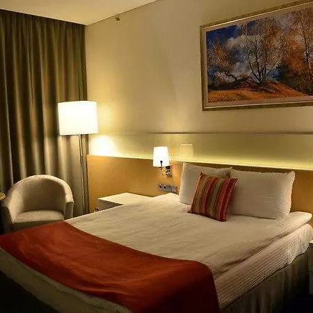 Victoria & Hotel