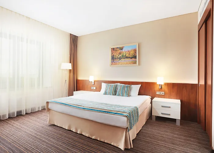 Victoria & Готель