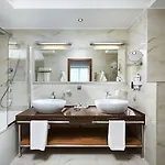 Victoria & Hotel 4*