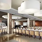 Hotel Victoria &