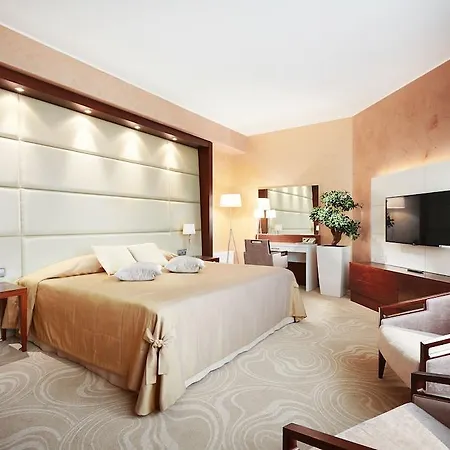 Victoria & Hotel 4*