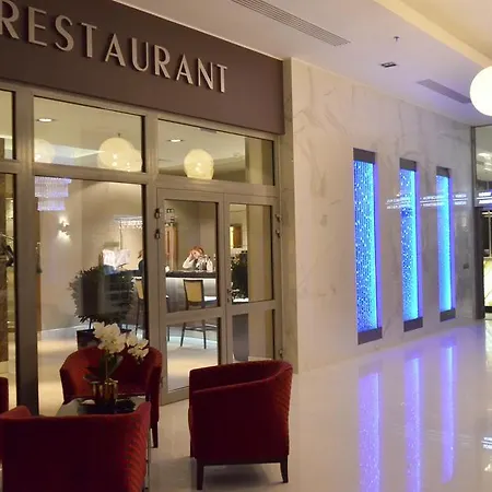 Victoria & Hotel 4*