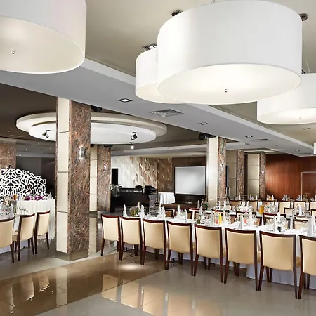 Hotel Victoria &