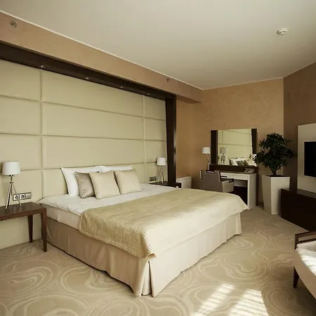 Hotel Victoria & 4*