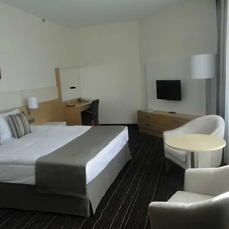Victoria & 4* Minsk